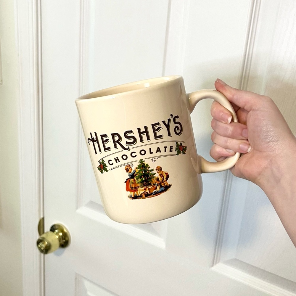 ✧･ﾟXL hershey’s mug